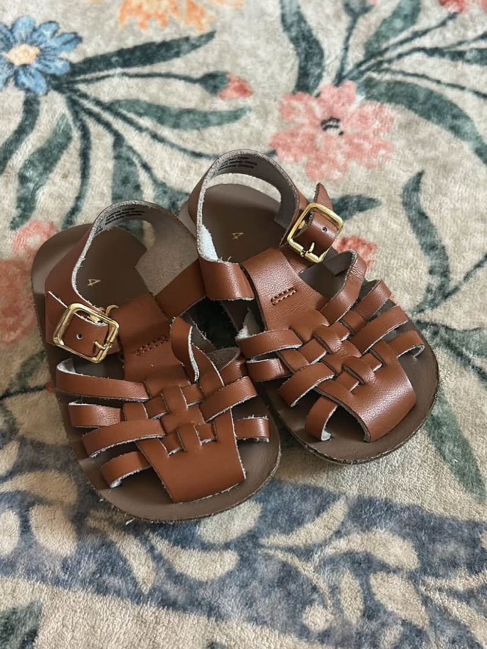 Sunday Sandals Size 4 baby